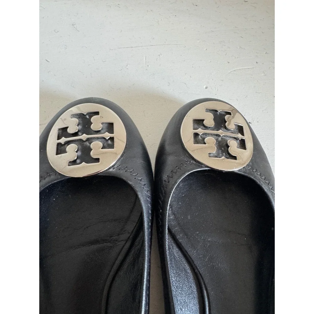 Tory Burch Reva black ballet flats size 7M.‎ Lightly worn